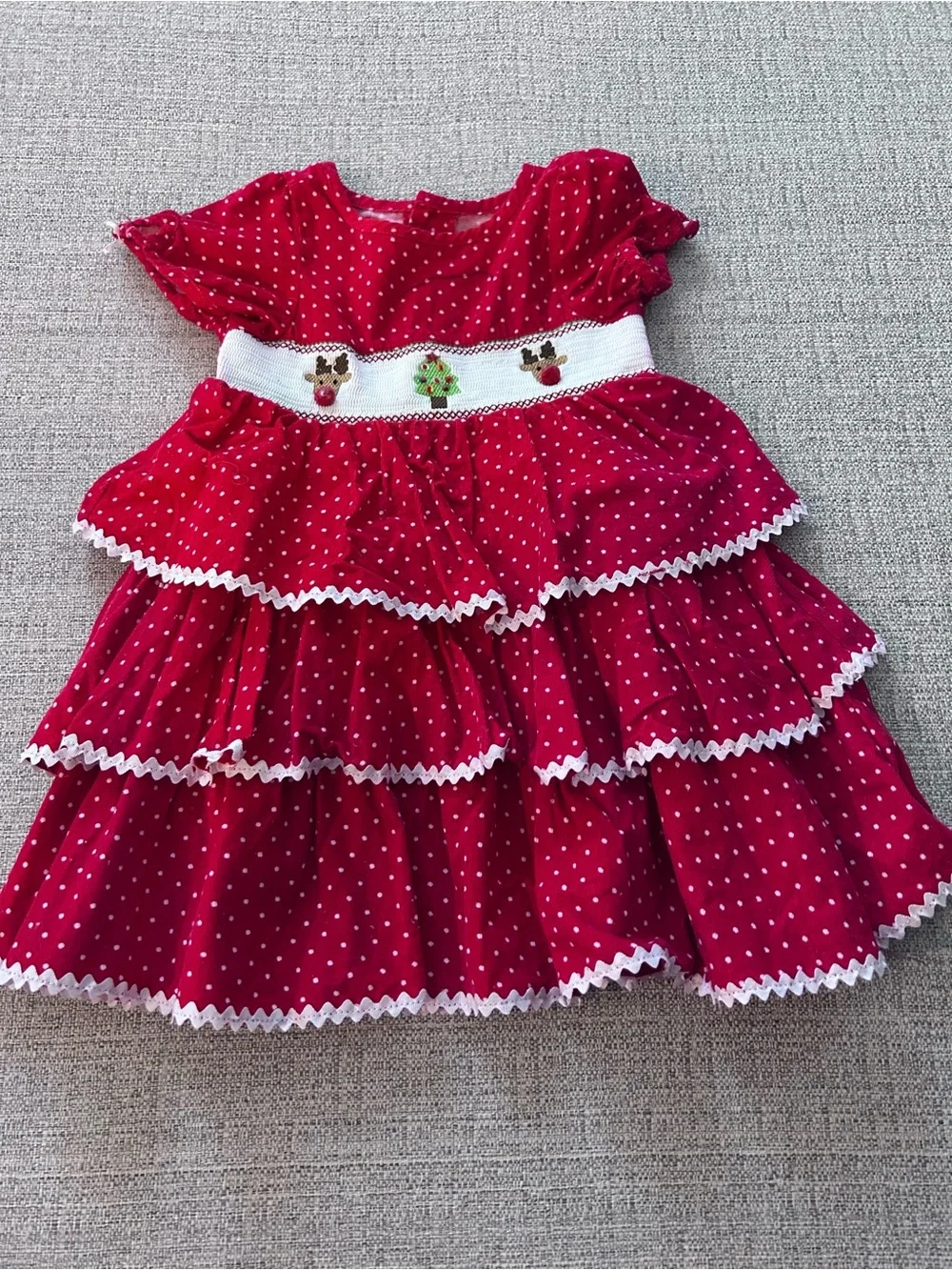 Mud Pie Red Polka Dot Dress White Dots Embroidered Reindeer w Smocking.  Size 3T
